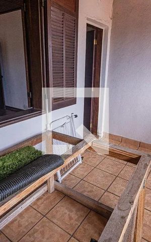 Casa para alugar com 141m², 2 quartos e 1 vaga Casa para alugar com 141m², 2 quartos e 1 vagaVaranda