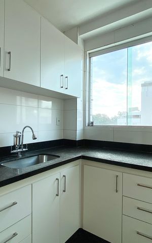 Apartamento à venda com 75m², 3 quartos e 2 vagas Apartamento à venda com 75m², 3 quartos e 2 vagasCozinha