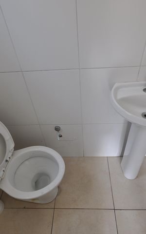 Casa para alugar com 65m², 2 quartos e 2 vagasBanheiro