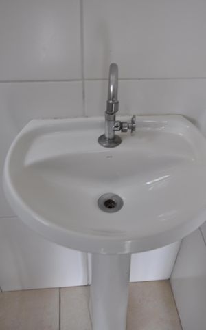 Casa para alugar com 65m², 2 quartos e 2 vagasBanheiro