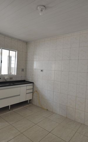 Casa para alugar com 65m², 2 quartos e 2 vagasCozinha