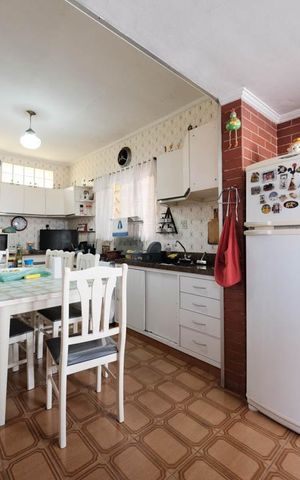 Casa à venda com 375m², 3 quartos e 3 vagasCozinha