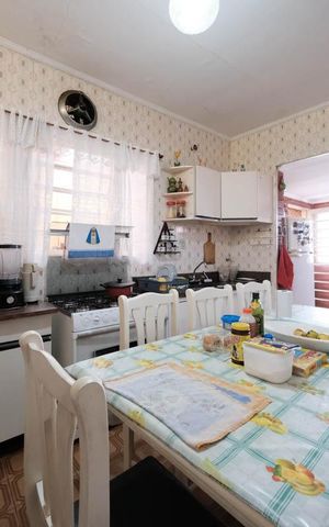 Casa à venda com 375m², 3 quartos e 3 vagasCozinha