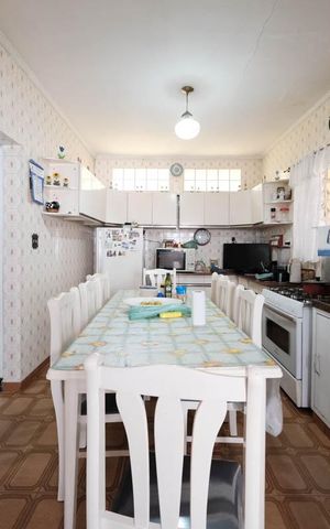 Casa à venda com 375m², 3 quartos e 3 vagasCozinha