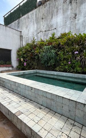 Apartamento à venda com 280m², 3 quartos e 2 vagas Apartamento à venda com 280m², 3 quartos e 2 vagasPiscina