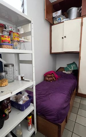 Apartamento à venda com 280m², 3 quartos e 2 vagas Apartamento à venda com 280m², 3 quartos e 2 vagasQuarto de Serviço