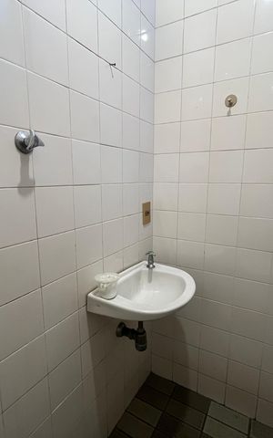 Apartamento à venda com 280m², 3 quartos e 2 vagas Apartamento à venda com 280m², 3 quartos e 2 vagasBanheiro de serviço