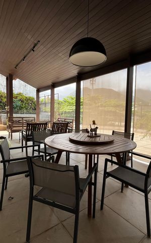Apartamento à venda com 280m², 3 quartos e 2 vagas Apartamento à venda com 280m², 3 quartos e 2 vagasVaranda da Sala