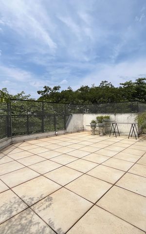 Apartamento à venda com 280m², 3 quartos e 2 vagas Apartamento à venda com 280m², 3 quartos e 2 vagasVaranda da Sala