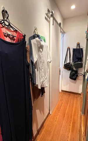Apartamento à venda com 280m², 3 quartos e 2 vagas Apartamento à venda com 280m², 3 quartos e 2 vagasCloset da suíte 2