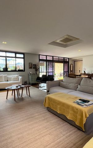 Apartamento à venda com 280m², 3 quartos e 2 vagas Apartamento à venda com 280m², 3 quartos e 2 vagasSala