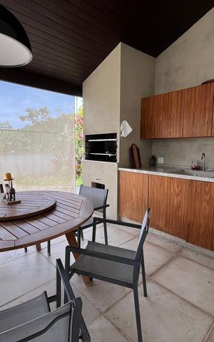 Apartamento à venda com 280m², 3 quartos e 2 vagas Apartamento à venda com 280m², 3 quartos e 2 vagasChurrasqueira