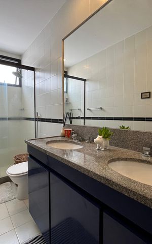 Apartamento à venda com 280m², 3 quartos e 2 vagas Apartamento à venda com 280m², 3 quartos e 2 vagasBanheiro da Suíte 3