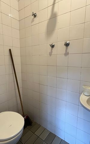 Apartamento à venda com 280m², 3 quartos e 2 vagas Apartamento à venda com 280m², 3 quartos e 2 vagasBanheiro de serviço