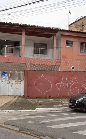 Casa para alugar com 160m², 4 quartos e 1 vagaFachada
