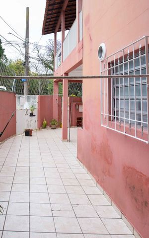 Casa para alugar com 160m², 4 quartos e 1 vagaQuintal