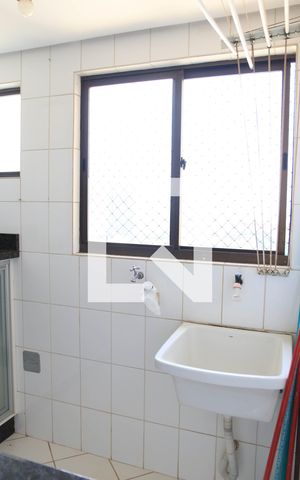 Apartamento para alugar com 76m², 3 quartos e 1 vagaCozinha e Área de Serviço