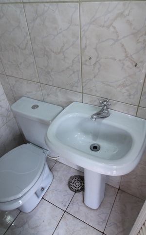 Casa para alugar com 268m², 5 quartos e 2 vagasBanheiro 2