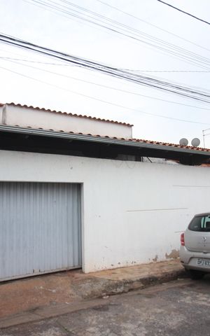 Casa para alugar com 268m², 5 quartos e 2 vagasFachada