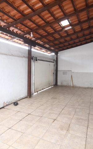 Casa para alugar com 268m², 5 quartos e 2 vagasQuintal