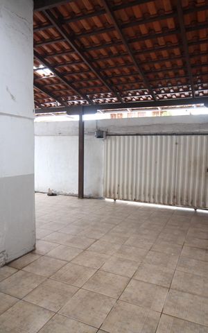 Casa para alugar com 268m², 5 quartos e 2 vagasQuintal