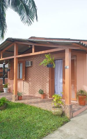 Casa à venda com 90m², 2 quartos e 2 vagasEntrada