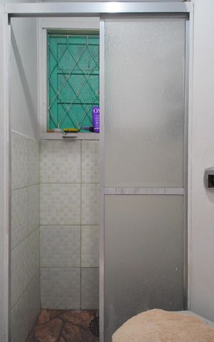 Casa à venda com 90m², 2 quartos e 2 vagasBanheiro