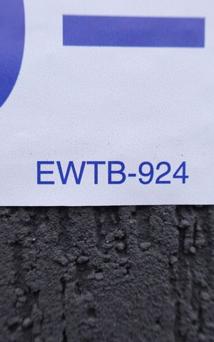 Apartamento para alugar com 46m², 2 quartos e sem vagaPlaca GRANDE instalada na fachada do condomínio, dia 22.09.26 - Código da placa: EWTB-924