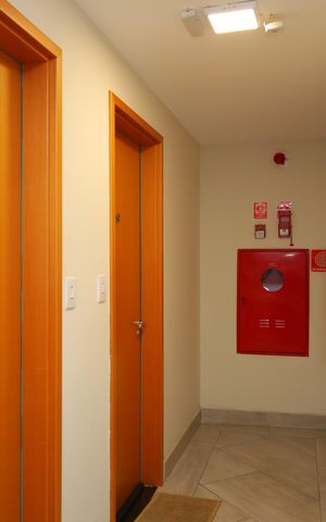 Apartamento para alugar com 70m², 2 quartos e sem vagaÁrea comum - Saguão do andar