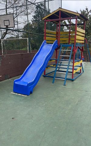 Casa de condomínio para alugar com 50m², 2 quartos e 1 vaga Casa de condomínio para alugar com 50m², 2 quartos e 1 vagaÁrea comum - Playground