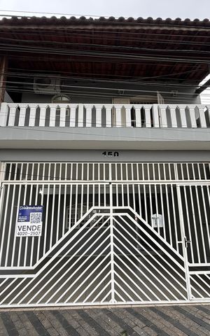Casa à venda com 250m², 3 quartos e 2 vagas Casa à venda com 250m², 3 quartos e 2 vagasPlaca