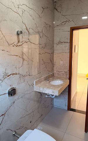Casa à venda com 129m², 3 quartos e 3 vagasBanheiro Social