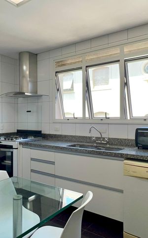 Apartamento para alugar com 178m², 3 quartos e 3 vagas Apartamento para alugar com 178m², 3 quartos e 3 vagasCozinha