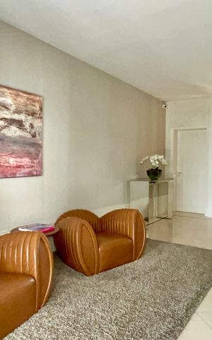Apartamento para alugar com 178m², 3 quartos e 3 vagas Apartamento para alugar com 178m², 3 quartos e 3 vagasHall de entrada