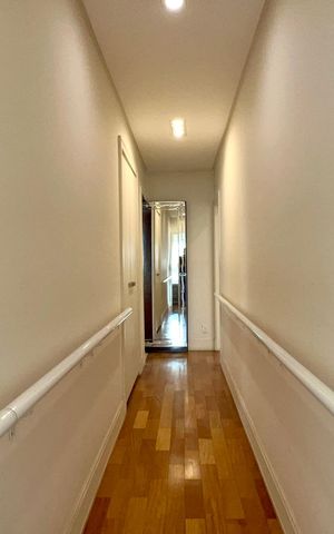 Apartamento para alugar com 178m², 3 quartos e 3 vagas Apartamento para alugar com 178m², 3 quartos e 3 vagasCorredor