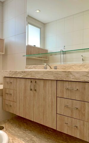 Apartamento para alugar com 178m², 3 quartos e 3 vagas Apartamento para alugar com 178m², 3 quartos e 3 vagasBanheiro da Suíte 3