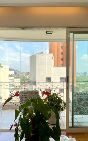 Apartamento para alugar com 178m², 3 quartos e 3 vagas Apartamento para alugar com 178m², 3 quartos e 3 vagasVaranda