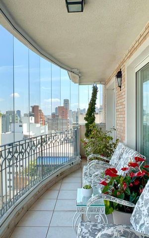 Apartamento para alugar com 178m², 3 quartos e 3 vagas Apartamento para alugar com 178m², 3 quartos e 3 vagasVaranda