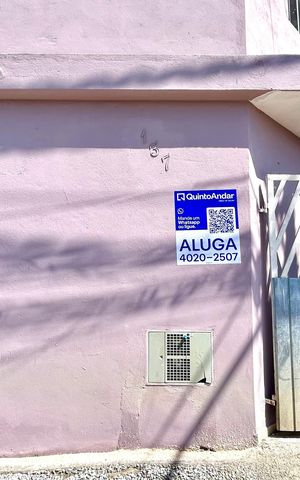 Casa para alugar com 60m², 1 quarto e 1 vaga Casa para alugar com 60m², 1 quarto e 1 vagaPlaca instalada na fachada do imóvel
