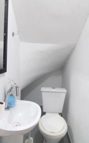 Casa à venda com 63m², 2 quartos e 1 vagaLavabo