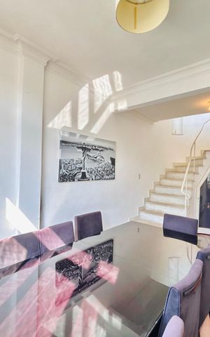 Apartamento para alugar com 216m², 3 quartos e 1 vaga