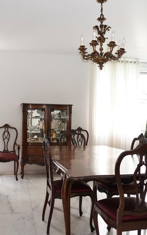 Apartamento à venda com 320m², 6 quartos e 3 vagas Apartamento à venda com 320m², 6 quartos e 3 vagasCopa