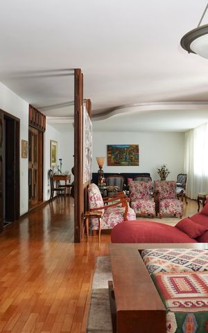 Apartamento à venda com 320m², 6 quartos e 3 vagas Apartamento à venda com 320m², 6 quartos e 3 vagasSala