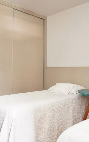 Apartamento à venda com 320m², 6 quartos e 3 vagas Apartamento à venda com 320m², 6 quartos e 3 vagasQuarto 2