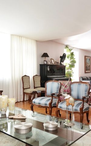 Apartamento à venda com 320m², 6 quartos e 3 vagas Apartamento à venda com 320m², 6 quartos e 3 vagasSala