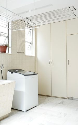 Apartamento à venda com 320m², 6 quartos e 3 vagas Apartamento à venda com 320m², 6 quartos e 3 vagasÁrea de Serviço