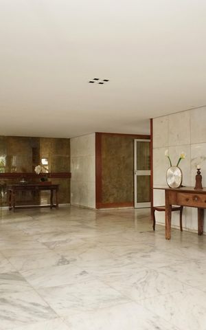 Apartamento à venda com 320m², 6 quartos e 3 vagas Apartamento à venda com 320m², 6 quartos e 3 vagasHall de entrada