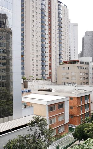 Apartamento à venda com 320m², 6 quartos e 3 vagas Apartamento à venda com 320m², 6 quartos e 3 vagasVista