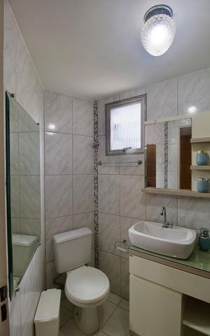 Apartamento à venda com 52m², 2 quartos e 1 vaga Apartamento à venda com 52m², 2 quartos e 1 vagaBanheiro