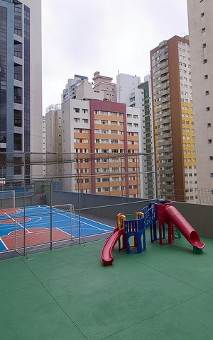 Apartamento à venda com 52m², 2 quartos e 1 vaga Apartamento à venda com 52m², 2 quartos e 1 vagaÁrea comum - Quadra de esportes